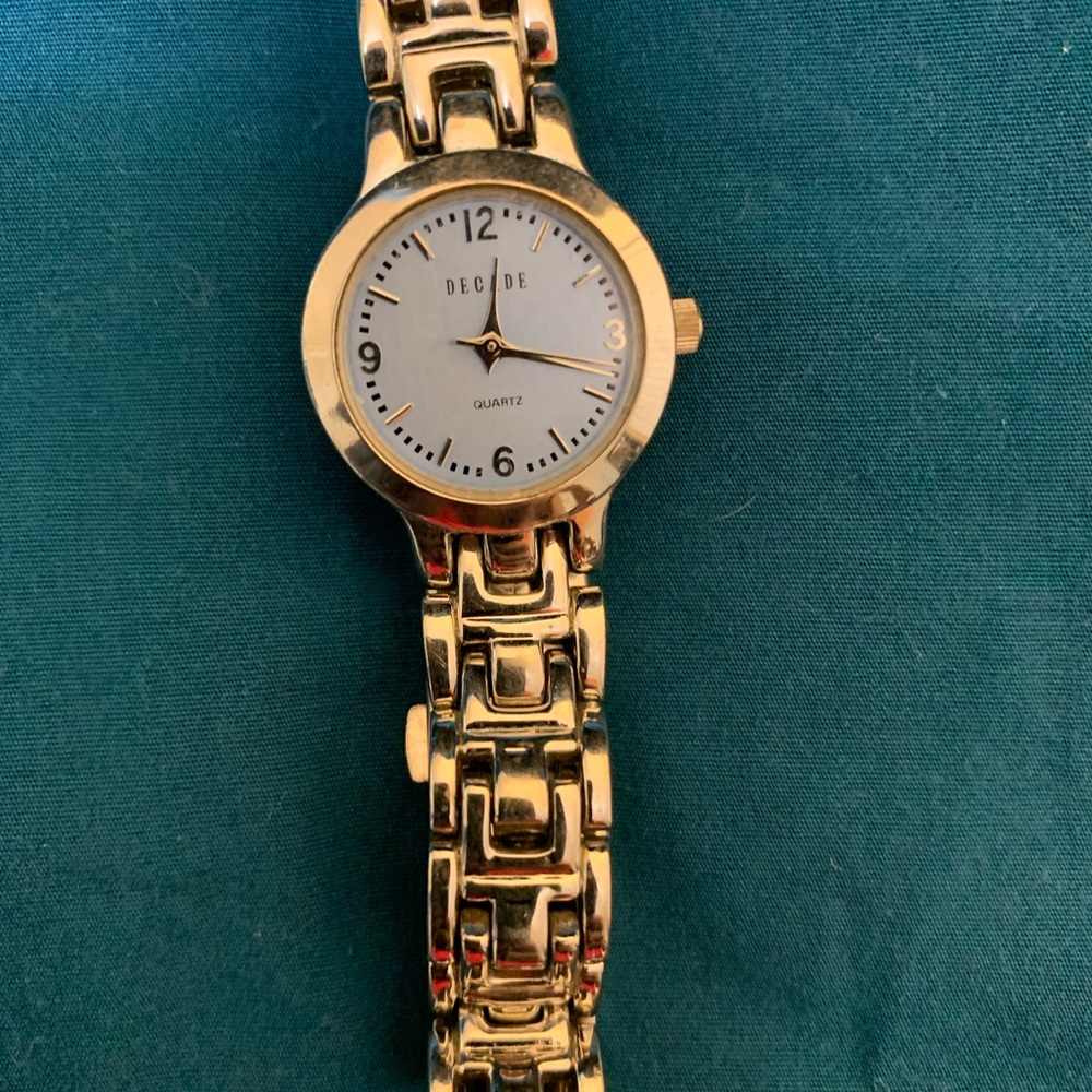 decade quartz watch